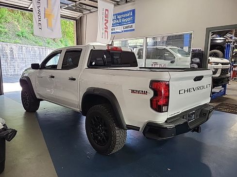 Certified 2024 Chevrolet Colorado Trail Boss AWD/4WD image 9