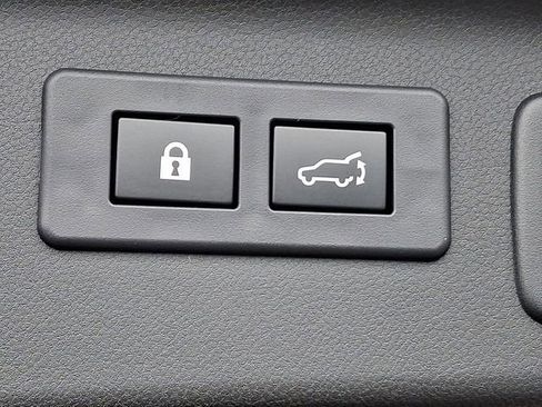 Used 2025 Subaru Forester Premium image 28