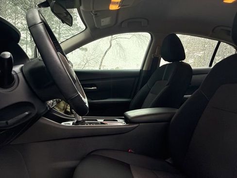 Used 2025 Nissan Sentra SV w/ All-Weather Package image 21