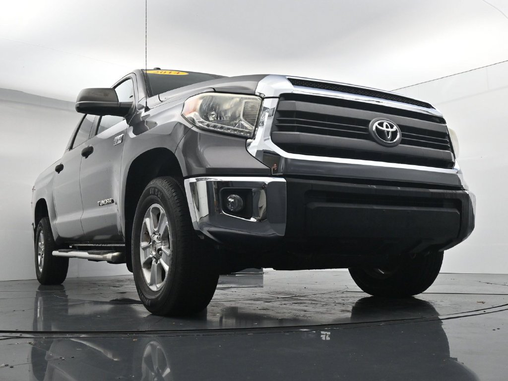 Used 2014 Toyota Tundra SR5 w/ SR5 Upgrade Package AWD/4WD image 32