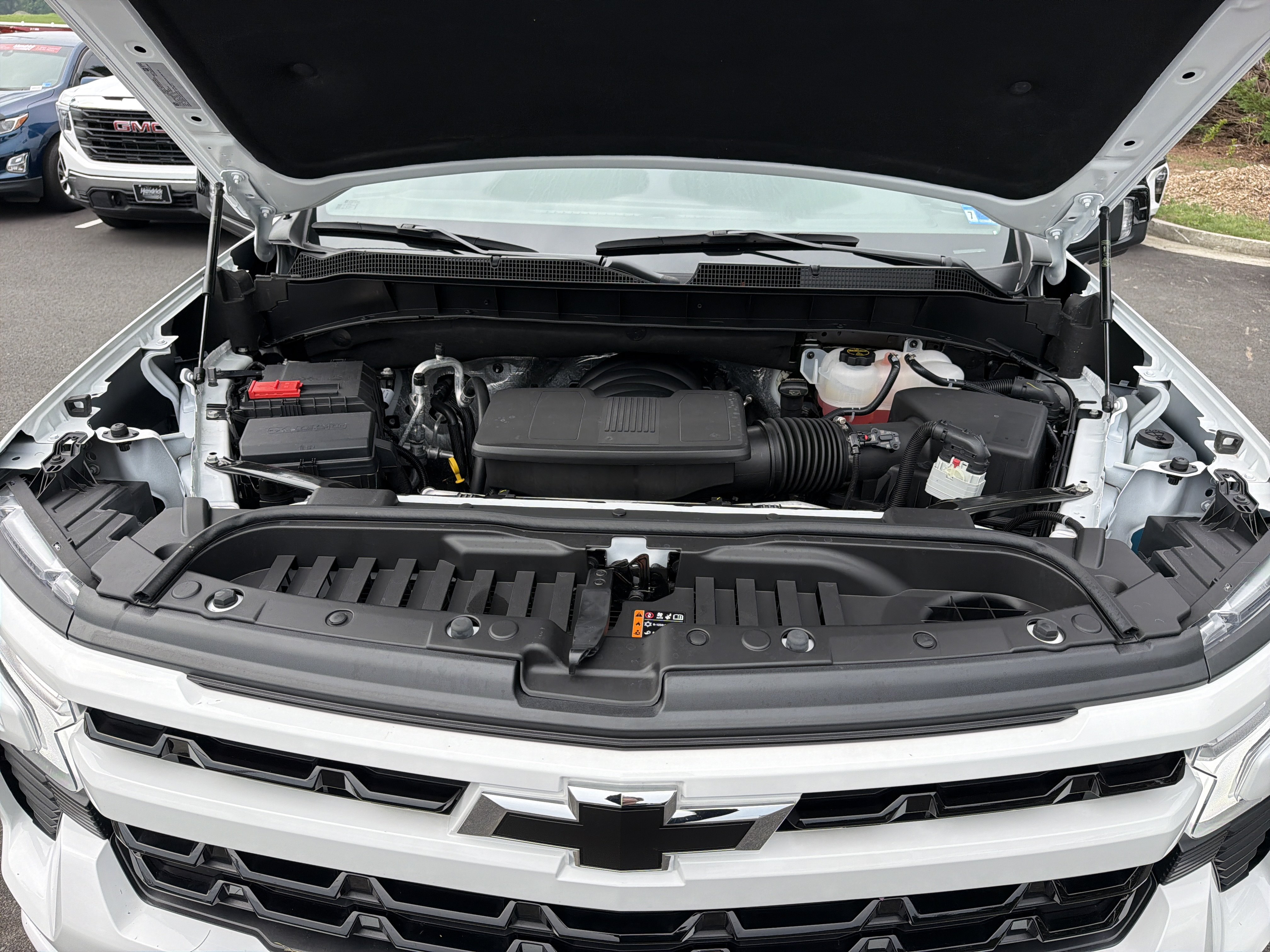 Used 2025 Chevrolet Silverado 1500 RST AWD/4WD image 35