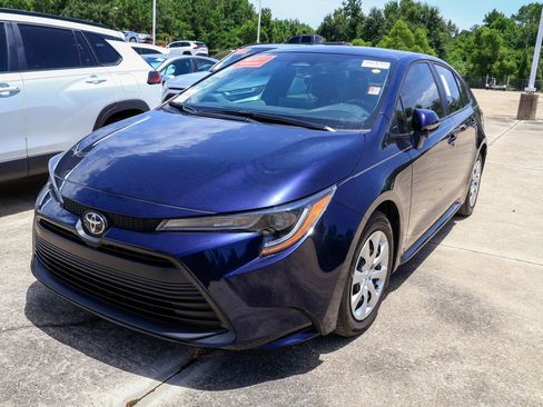 Used 2025 Toyota Corolla LE FWD image 1