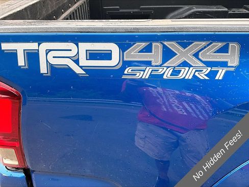 Used 2016 Toyota Tacoma TRD Sport w/ Towing Package AWD/4WD image 8