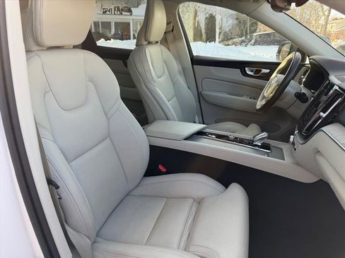 Used 2023 Volvo XC60 T8 Ultimate w/ Climate Package image 17