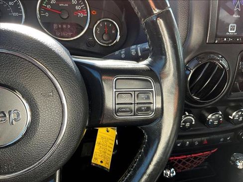 Used 2018 Jeep Wrangler Unlimited Rubicon AWD/4WD image 17