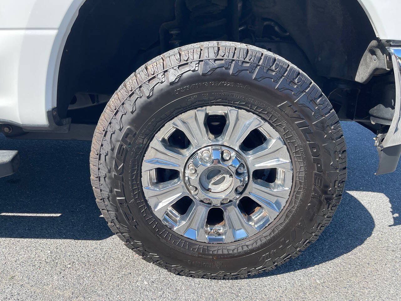 Used 2018 Ford F250 XLT w/ XLT Premium Package AWD/4WD image 11