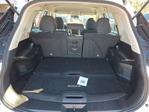 Used 2018 Nissan Rogue S image 28