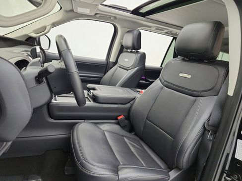 Used 2025 Ford Expedition Max Platinum AWD/4WD image 10