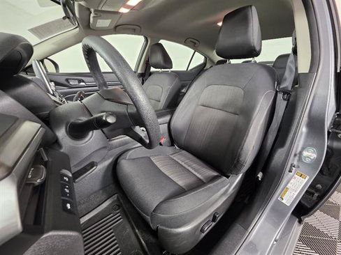 Used 2024 Nissan Altima 2.5 SV FWD image 25