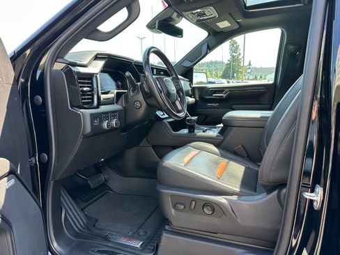 Used 2023 GMC Sierra 1500 AT4 w/ AT4 Premium Package AWD/4WD image 9