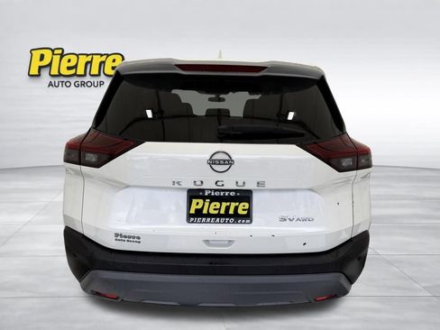 Used 2023 Nissan Rogue SV image 3