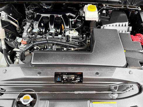 Used 2025 Nissan Pathfinder SV FWD image 17