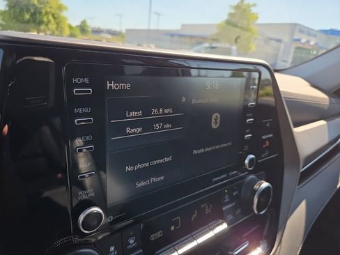 Used 2020 Toyota Highlander XLE FWD image 21
