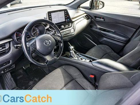 Used 2019 Toyota C-HR XLE image 10