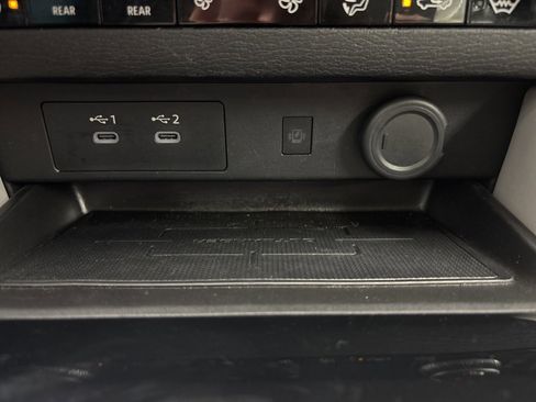 Used 2025 Mitsubishi Outlander SEL image 40