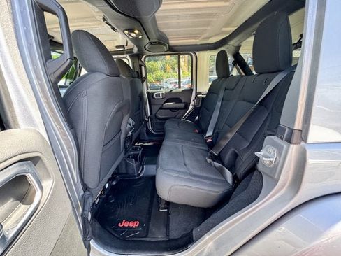 Used 2019 Jeep Wrangler Unlimited Sahara w/ Uconnect 4C Nav & Sound Group AWD/4WD image 13