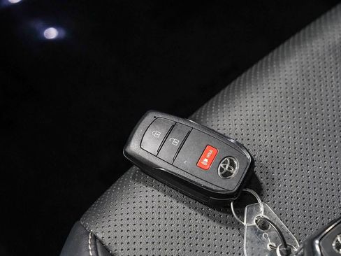 Certified 2023 Toyota Prius XLE FWD image 28
