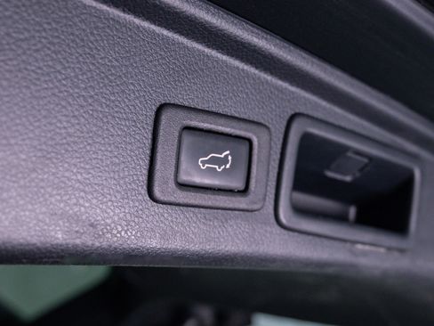 Used 2018 Subaru Forester 2.5i Touring AWD/4WD image 9