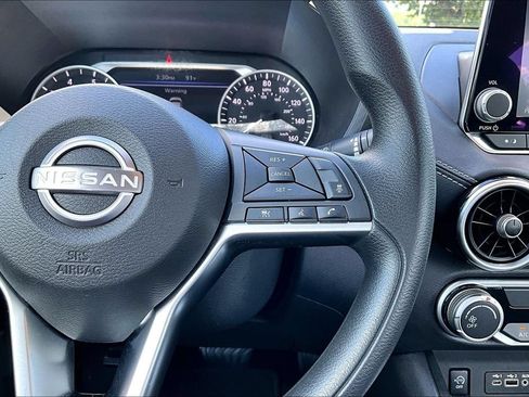Used 2024 Nissan Sentra SV FWD image 12