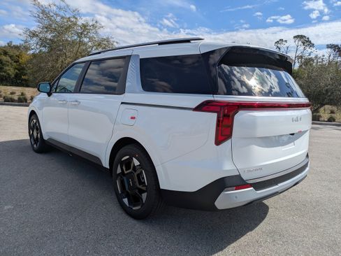 New 2026 Kia Carnival EX image 7