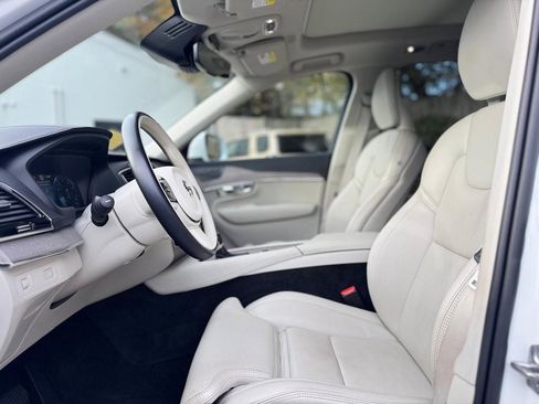 Used 2022 Volvo XC90 T6 Inscription w/ Climate Package image 13
