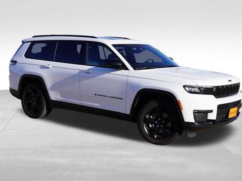 Certified 2023 Jeep Grand Cherokee L Laredo AWD/4WD image 2