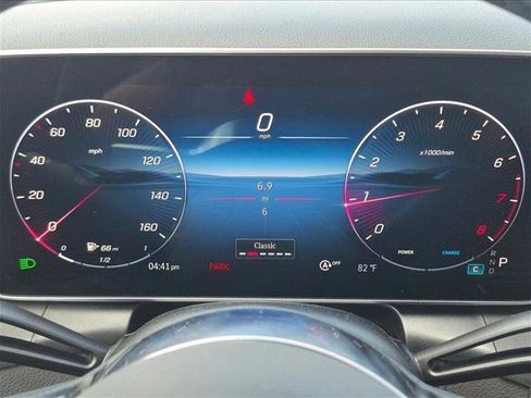 Used 2026 Mercedes-Benz GLC 300 image 10