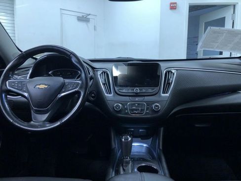 Used 2018 Chevrolet Malibu LT w/ Driver Confidence Package image 18