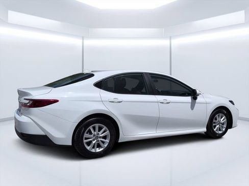 Used 2025 Toyota Camry LE FWD image 3