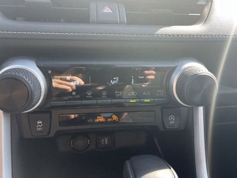 Used 2024 Toyota RAV4 LE image 29