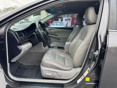 Used 2015 Toyota Camry LE image 8