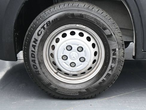 Used 2024 RAM ProMaster 2500 w/ Premium Convenience Group FWD image 29