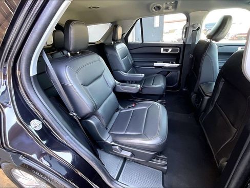 Used 2024 Ford Explorer XLT w/ Equipment Group 202A AWD/4WD image 27