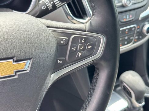 Used 2023 Chevrolet Equinox LT FWD image 30