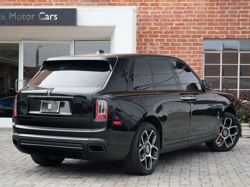 Used 2023 Rolls-Royce Cullinan Black Badge w/ Dark Exterior Package AWD/4WD image 2