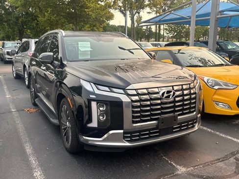 Used 2023 Hyundai Palisade Calligraphy w/ Winter Package AWD/4WD image 1