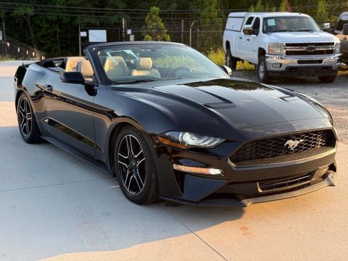 Used 2018 Ford Mustang Premium RWD image 4