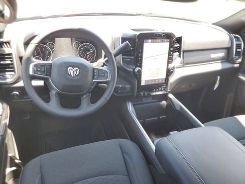 New 2025 RAM 2500 Big Horn AWD/4WD image 13