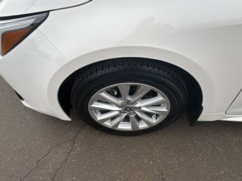 Used 2024 Toyota Corolla SE w/ SE Package image 38