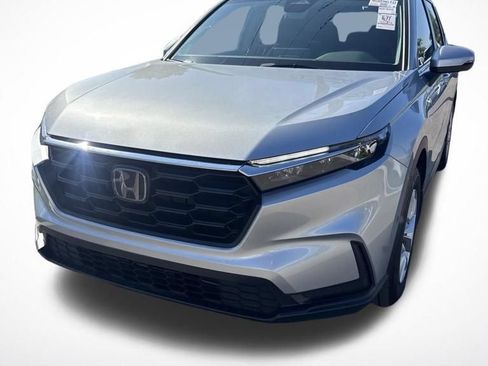 Used 2025 Honda CR-V LX image 1