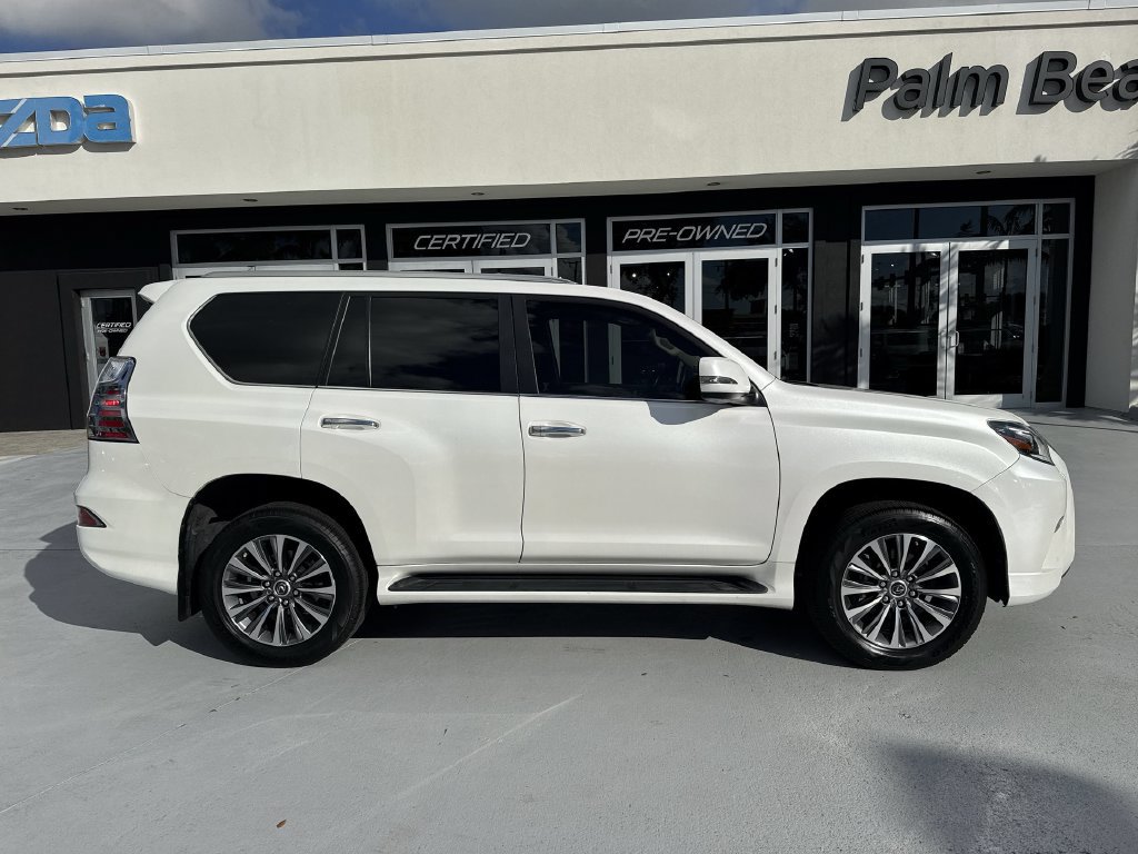 Used 2023 Lexus GX 460 Luxury w/ Accessory Package AWD/4WD image 5
