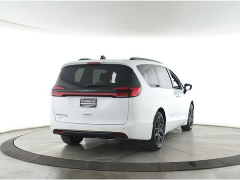 Used 2024 Chrysler Pacifica Touring-L w/ S Appearance Package FWD image 7