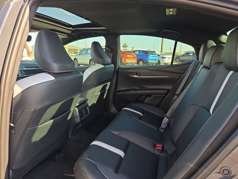 Used 2026 Toyota Camry SE w/ Convenience Package FWD image 13