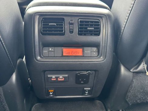 Used 2019 Nissan Pathfinder SL image 23