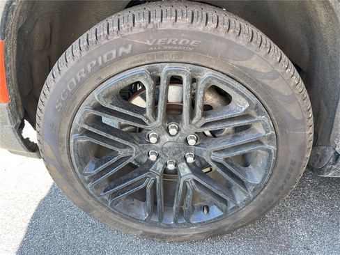 Used 2024 Jeep Wagoneer Series II image 9