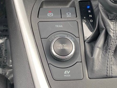 Certified 2022 Toyota RAV4 LE image 15