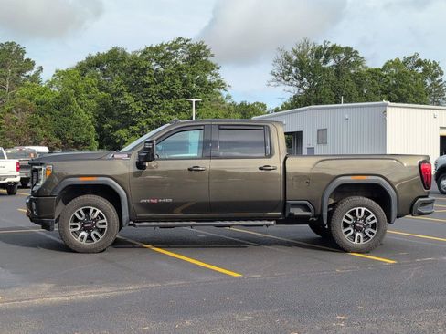 Used 2023 GMC Sierra 2500 AT4 w/ AT4 Preferred Package AWD/4WD image 2