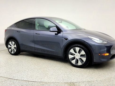 Used 2021 Tesla Model Y Long Range image 3