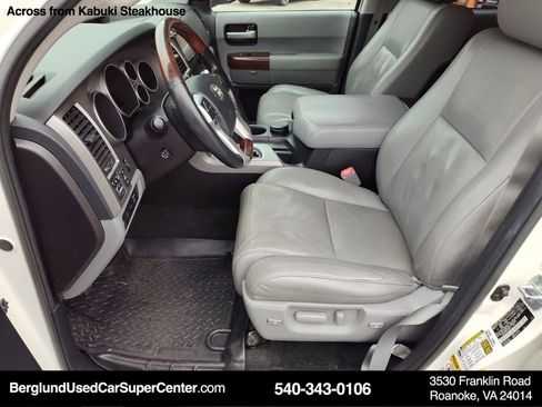 Used 2016 Toyota Sequoia Platinum image 11