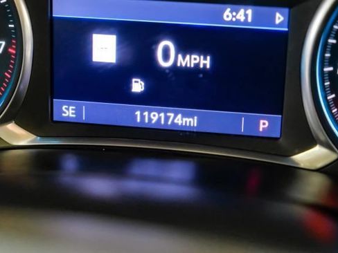 Used 2020 Chevrolet Traverse RS FWD image 27